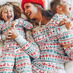 Pijamas Família Combinando Natal 2024 - Conjunto Festivo Pai, Mãe, Filha e Filho - Look Xmas Coordenado